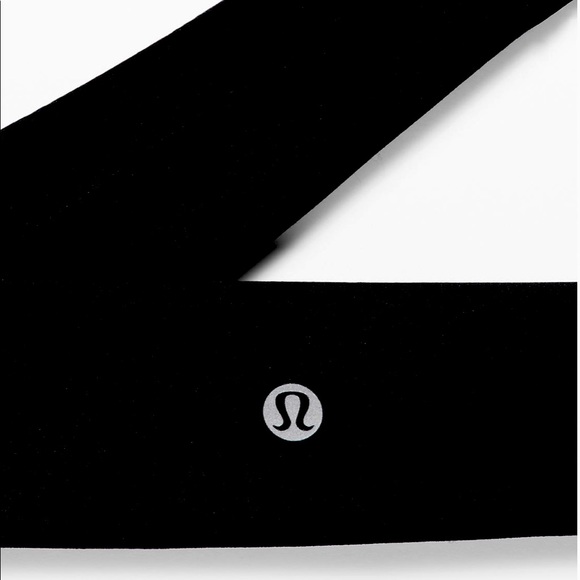 Lululemon Black Fly Away Headband Extreme - Picture 2 of 3